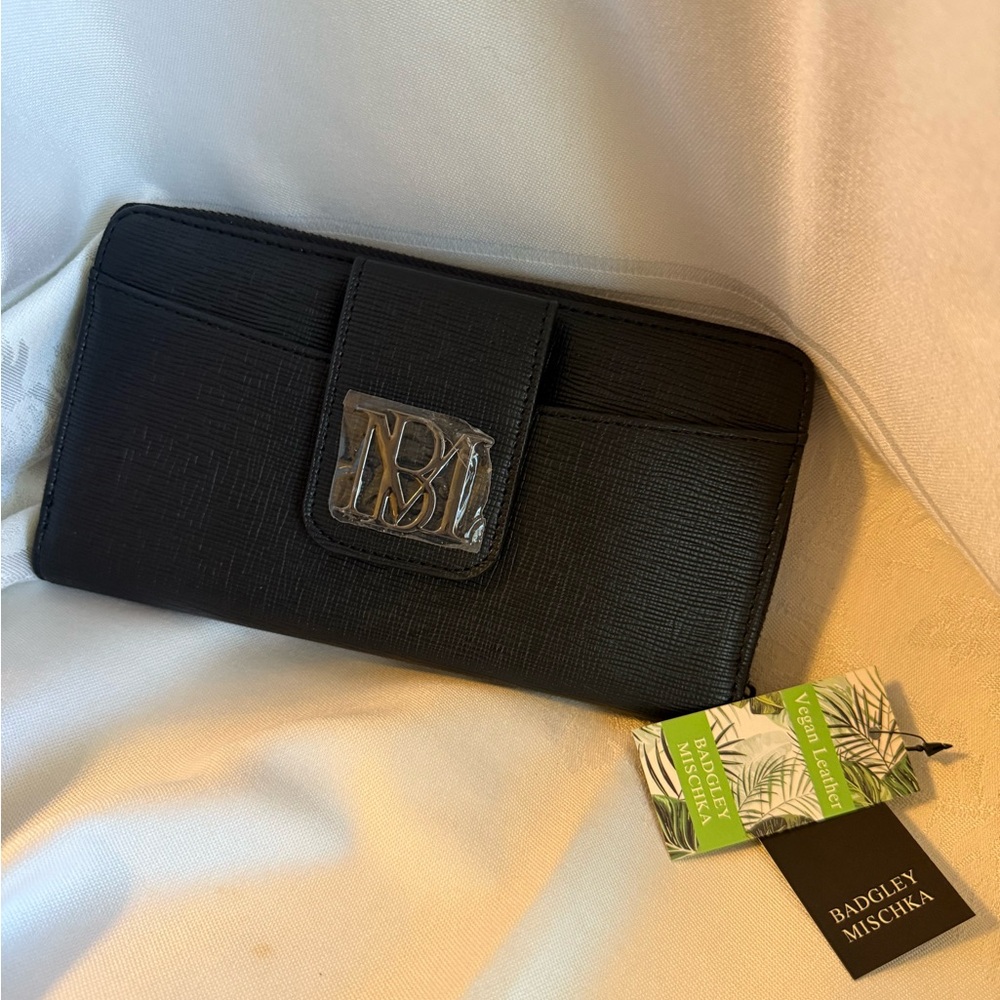 Badgley Mischka Textured Black Clutch